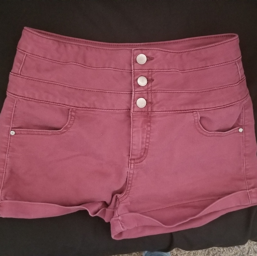 SOLD: Super cute high waisted burgundy shorts